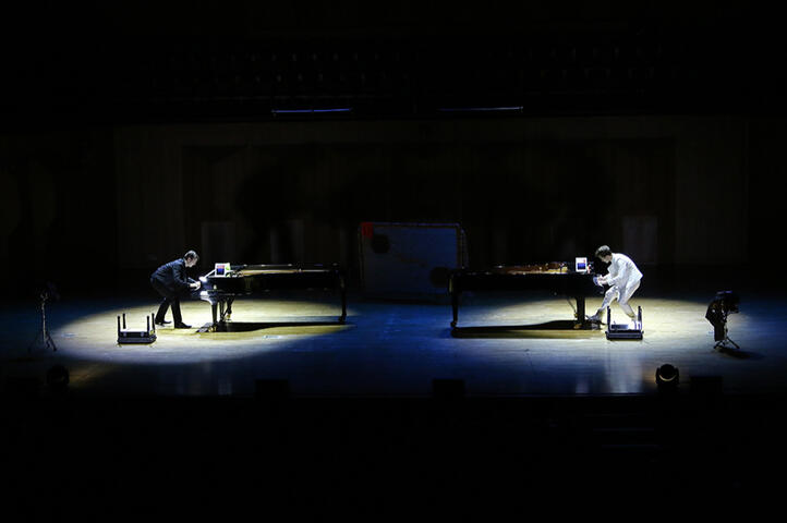 Piano Battle, Seoul © Gao Wei
